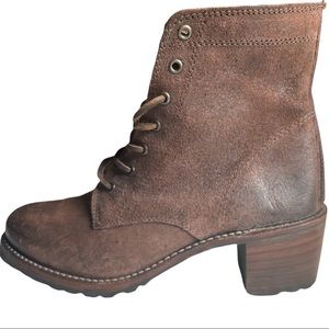 FRYE women’s sabrina 6G lace up boot size 9